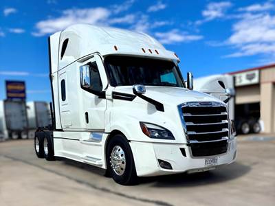 Freightliner Sleeper Semi Truck - Detroit 505HP