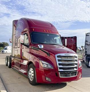 Freightliner PT126SLP Sleeper Semi Truck - Cummins 450HP