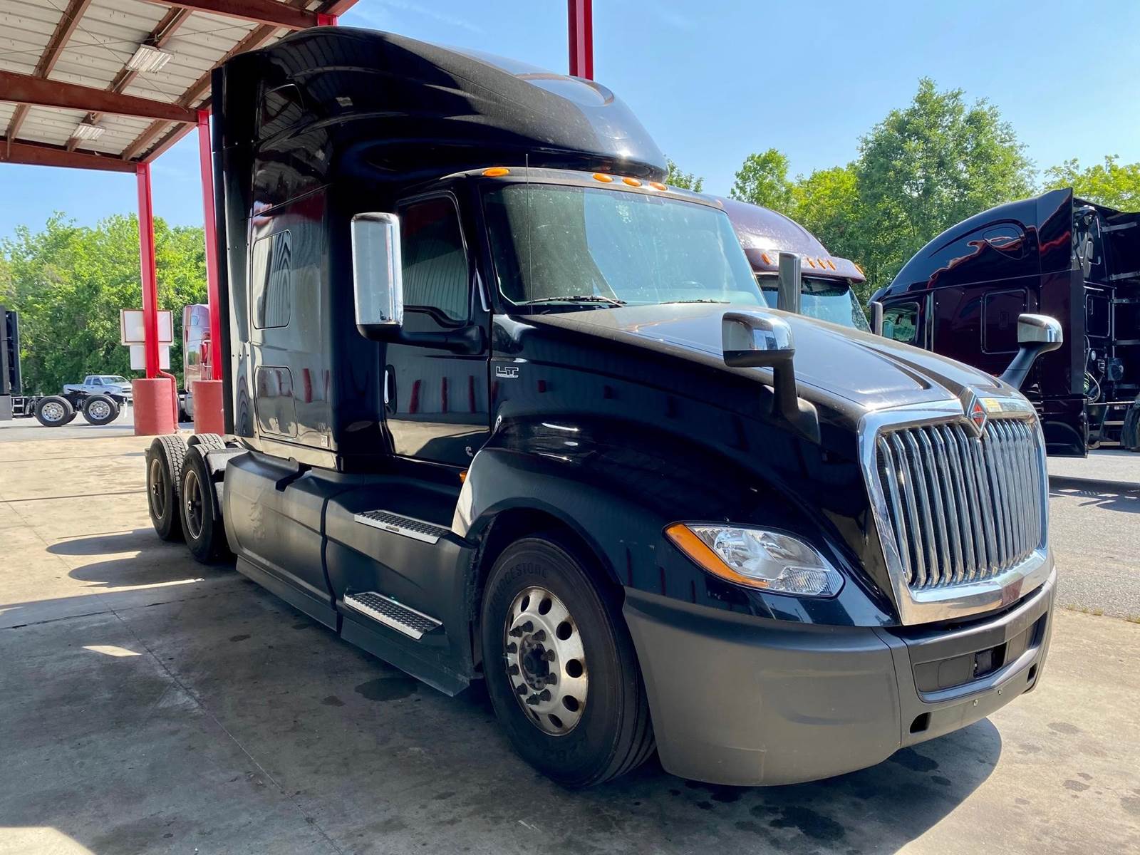 2019 International LT Sleeper Semi Truck Raised Roof Sleeper, Cummins
