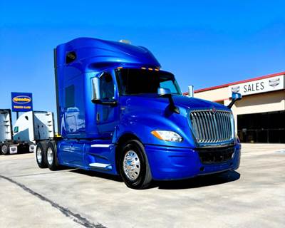 International LT625 Sleeper Semi Truck - Cummins