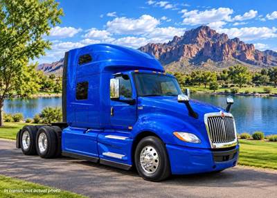 International LT625 Sleeper Semi Truck - Cummins 425HP
