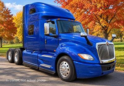 International LT625 Sleeper Semi Truck - Cummins 450HP