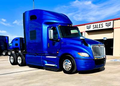 International LT625 Sleeper Semi Truck - Cummins 450HP