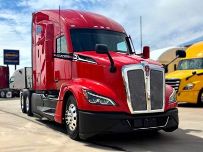 Kenworth T680 Sleeper Semi Truck - Cummins 450HP