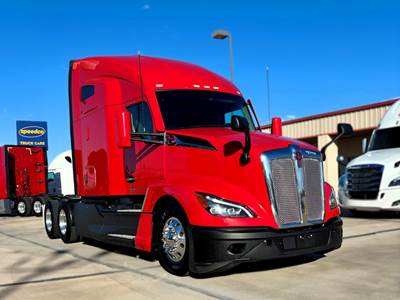Kenworth T680 Sleeper Semi Truck - Cummins 450HP