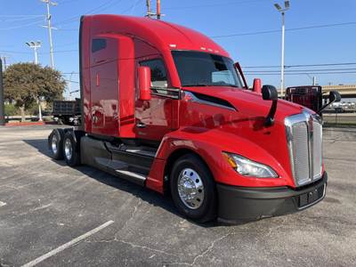 Kenworth T680 Sleeper Semi Truck - Cummins