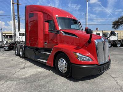 Kenworth T680 Sleeper Semi Truck - Cummins 450HP