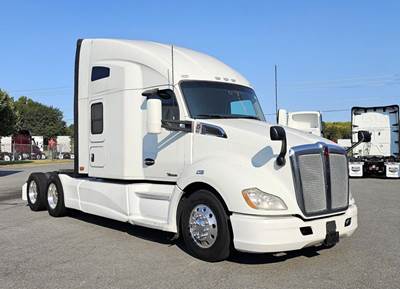 Kenworth T680 Sleeper Semi Truck - Paccar 455HP