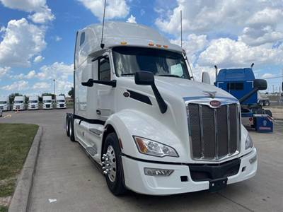 Peterbilt 579 Sleeper Semi Truck - Cummins 450HP