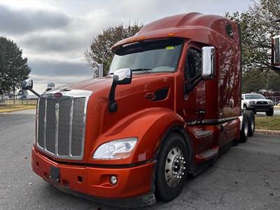 Peterbilt 579 Sleeper Semi Truck - Paccar 455HP