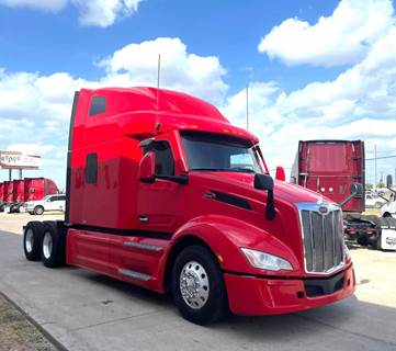 Peterbilt 579 Sleeper Semi Truck - Cummins 450HP