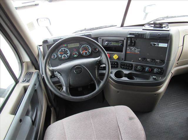 2016 Freightliner Cascadia Sleeper Semi Truck - Detroit DD15/400, 400HP