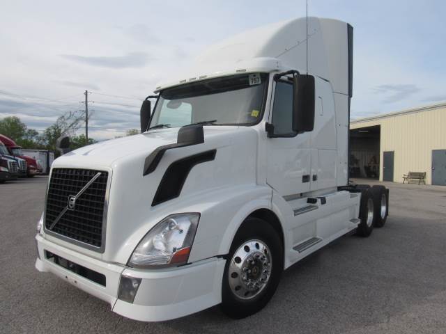 2014 Volvo VNL430 Sleeper Semi Truck Cummins ISX 400 400HP 10 Speed Manual For Sale 541 000 Miles Troy IL 232965