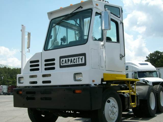 2001 capacity tj6500 single axle yard spotter truck cummins ism 250 250hp 5 speed manual spotter truck