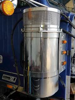 Freightliner Classic XL Right Air Cleaner / Air Filter Housing