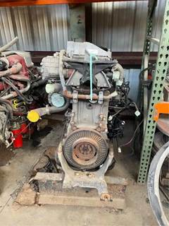 Detroit DD13 Engine - 525 HP