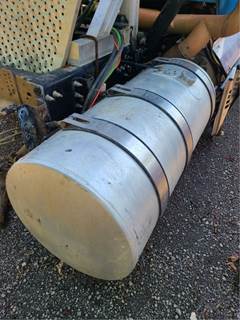 Mack Pinnacle CHU613 Right Fuel Tank for a 2019 Mack CHU613