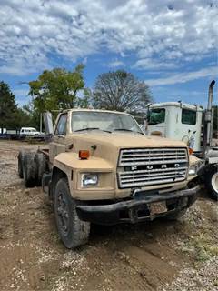 Ford F-700 Salvage Truck