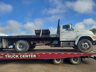 Ford F-800 Salvage Truck