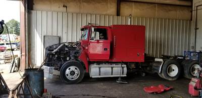 Ford LTL9000 Salvage Truck