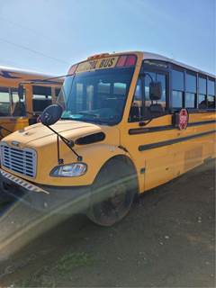 Freightliner B2 Salvage Truck