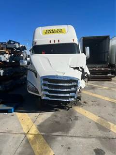 Freightliner Cascadia 116 Salvage Truck
