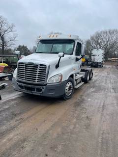 Freightliner Cascadia 125 Salvage Truck