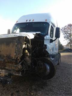 Freightliner Cascadia 125 Salvage Truck
