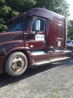 Freightliner Cascadia 125 Salvage Truck