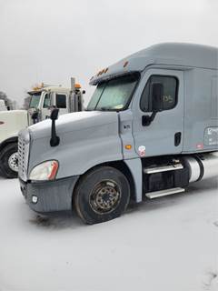 Freightliner Cascadia 125 Salvage Truck