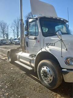 Freightliner Cascadia 125 Salvage Truck