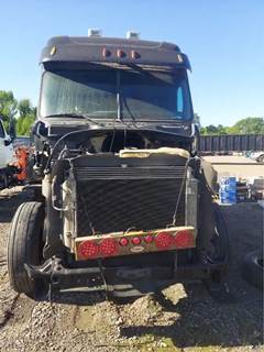 Freightliner Cascadia 125 Salvage Truck
