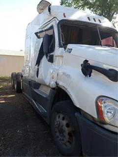 Freightliner Cascadia 125 Salvage Truck
