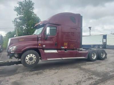 Freightliner Cascadia 125 Salvage Truck