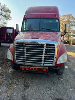 Freightliner Cascadia 125 Salvage Truck