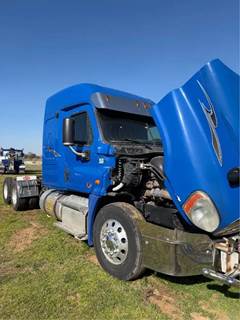 Freightliner Cascadia 125 Salvage Truck