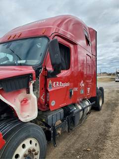 Freightliner Cascadia 126 Salvage Truck