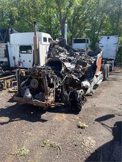 Freightliner Cascadia 132 Salvage Truck