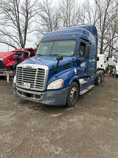 Freightliner Cascadia 132 Salvage Truck