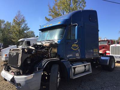Freightliner Century Class 120 Salvage Truck