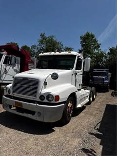 Freightliner Century Class 120 Salvage Truck