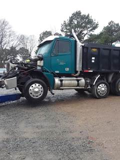 Freightliner Columbia 120 Salvage Truck