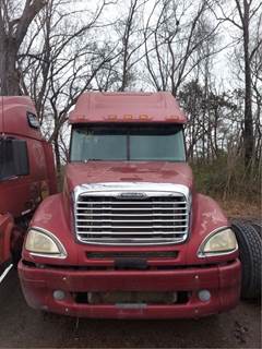 Freightliner Columbia 120 Salvage Truck