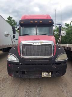 Freightliner Columbia 120 Salvage Truck