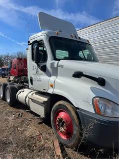 Freightliner Condor Salvage Truck