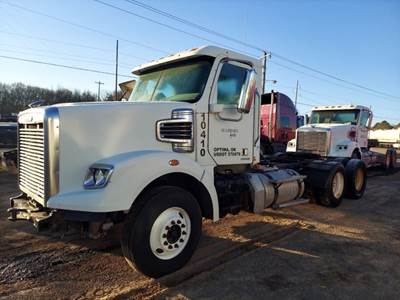 Freightliner Coronado 122 Salvage Truck