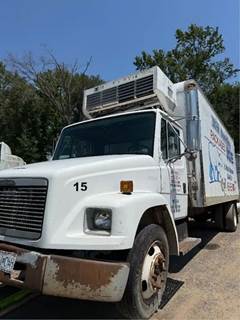 Freightliner FL60 Salvage Truck
