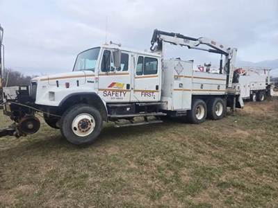 Freightliner FL80 Salvage Truck