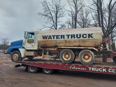 Freightliner FLD Salvage Truck