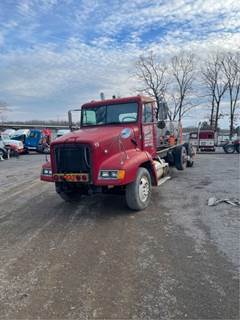 Freightliner FLD112 Salvage Truck